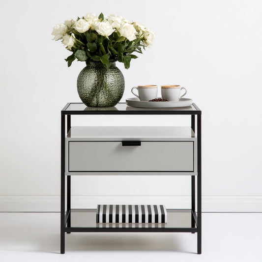 Table d'appoint aux lignes épurées à trois niveaux, coloris gris
